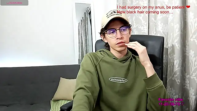 Snapshot of Norehg chatting on 03-14-26, 03:12 Norehg online show from 03-14-26, 03:12