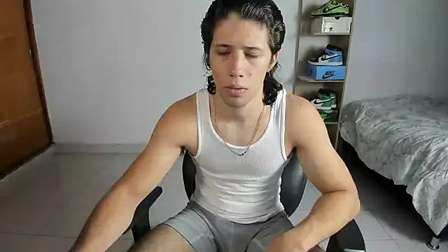 Snapshot of imtonny19 chatting on 03-16-25, 12:01 imtonny19 online show from 03-16-25, 12:01