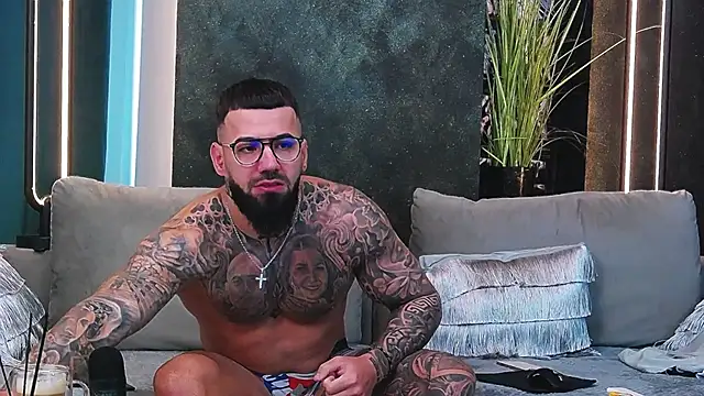 masterkingofmusclee online show from 03-03-25, 06:20