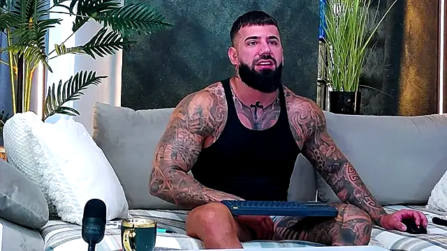 masterkingofmusclee online show from 09-10-25, 07:40