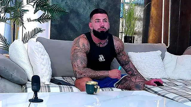 masterkingofmusclee online show from 09-15-25, 08:04