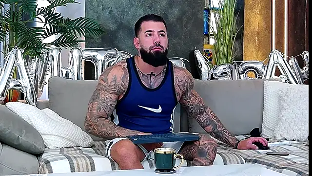 masterkingofmusclee online show from 10-24-25, 06:45