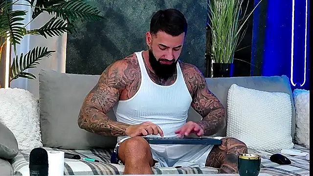 masterkingofmusclee online show from 10-02-25, 06:39