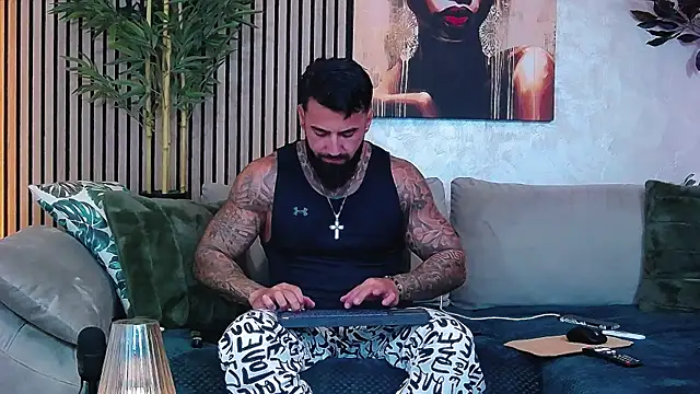 masterkingofmusclee online show from 05-18-26, 08:13