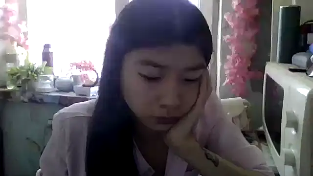 CarlyJoy online show from 04-11-26, 11:03