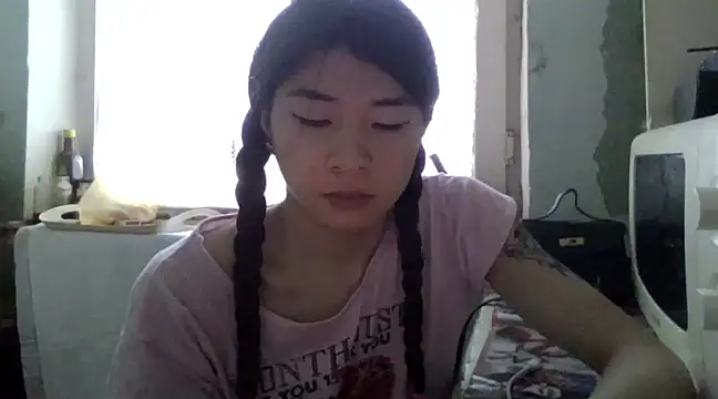 Snapshot of CarlyJoy chatting on 03-18-25, 01:01 CarlyJoy online show from 03-18-25, 01:01