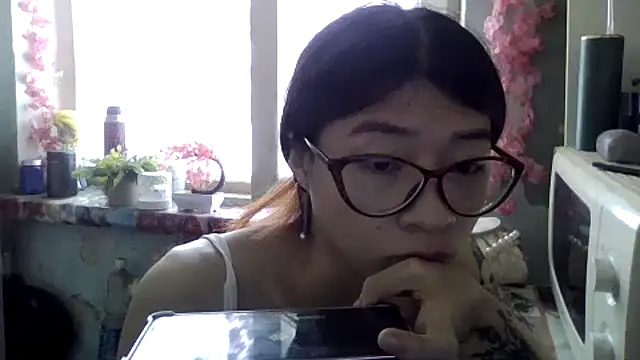 CarlyJoy online show from 04-02-26, 10:22