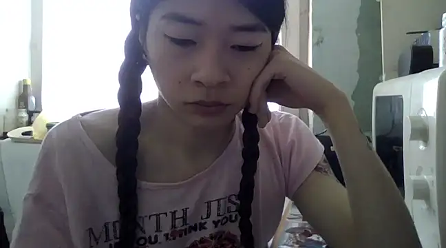 Snapshot of CarlyJoy chatting on 03-18-25, 06:50 CarlyJoy online show from 03-18-25, 06:50