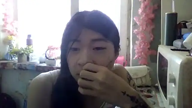 CarlyJoy online show from 04-12-26, 09:34