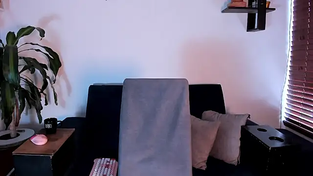 im amber online show from 04-30-26, 12:45