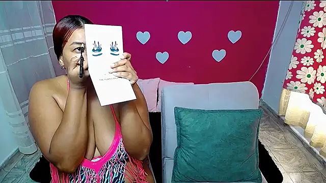 Snapshot of violeta_rous chatting on 05-19-26, 02:57 violeta rous online show from 05-19-26, 02:57