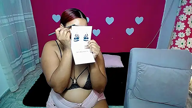 Snapshot of violeta_rous chatting on 05-27-26, 01:18 violeta rous online show from 05-27-26, 01:18