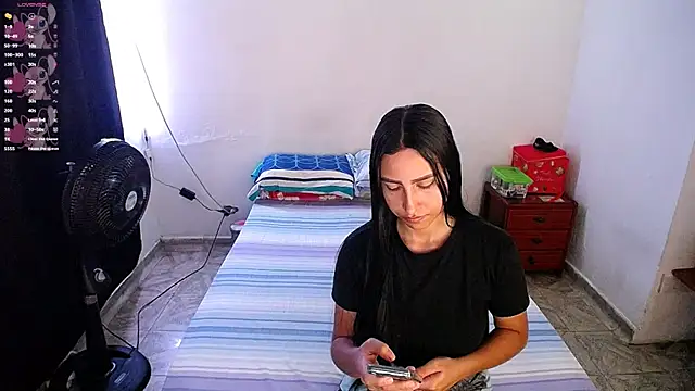 Snapshot of violeta_rous chatting on 11-08-25, 06:33 violeta rous online show from 11-08-25, 06:33