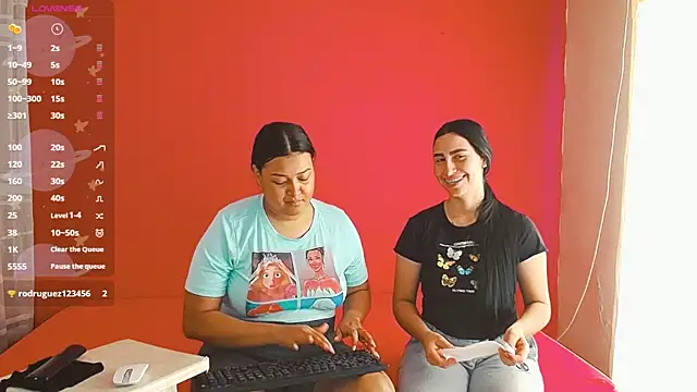 Snapshot of violeta_rous chatting on 03-10-25, 06:23 violeta rous online show from 03-10-25, 06:23