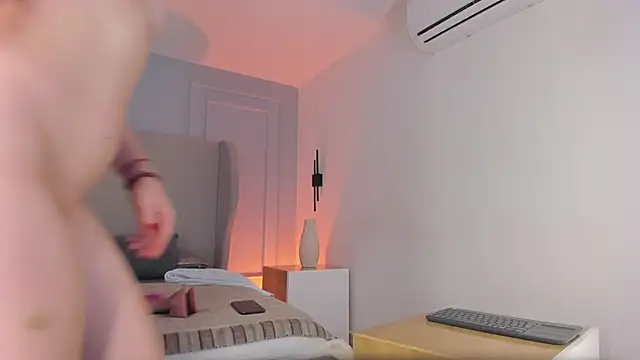 chloe d online show from 03-08-26, 01:14