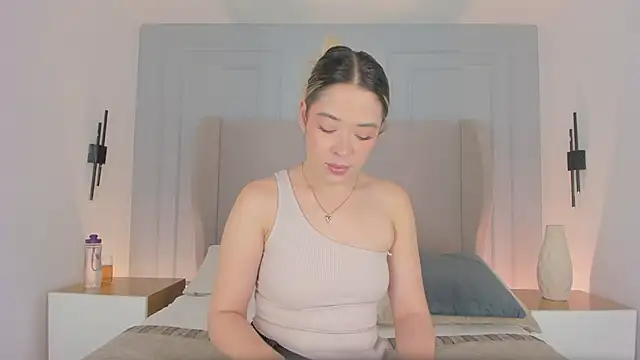 chloe d online show from 05-14-26, 01:08