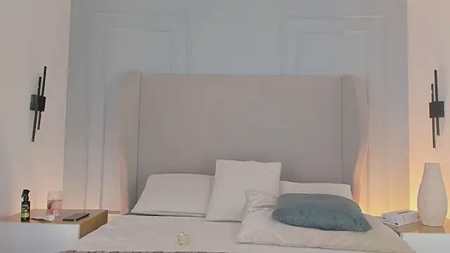 chloe d online show from 04-18-26, 12:18