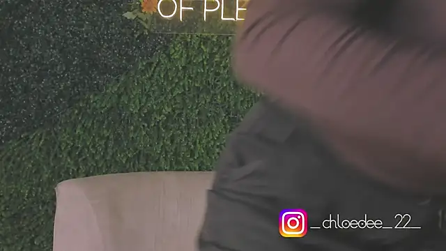 chloe d online show from 10-19-25, 02:53