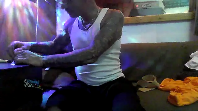 Snapshot of deepstroker42071 chatting on 04-09-26, 09:48 deepstroker42071 online show from 04-09-26, 09:48