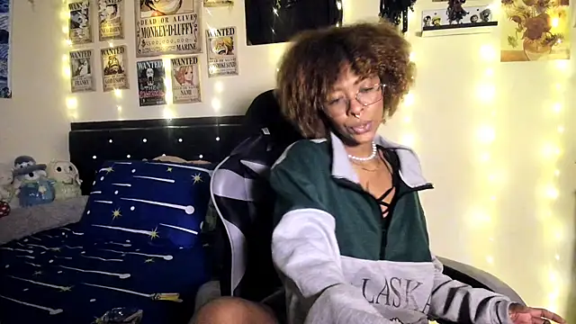 Cristal Jonasxh online show from 10-23-25, 04:55