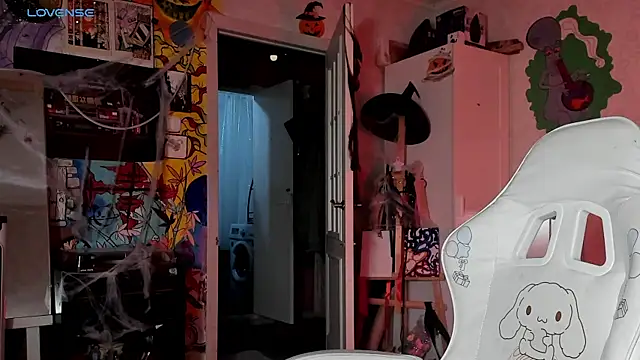 Sunny Mouse  online show from 10-27-25, 05:47