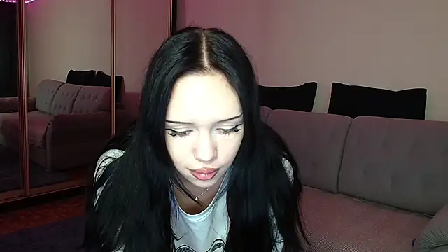Snapshot of KathrineBerry chatting on 09-27-25, 05:57 KathrineBerry online show from 09-27-25, 05:57