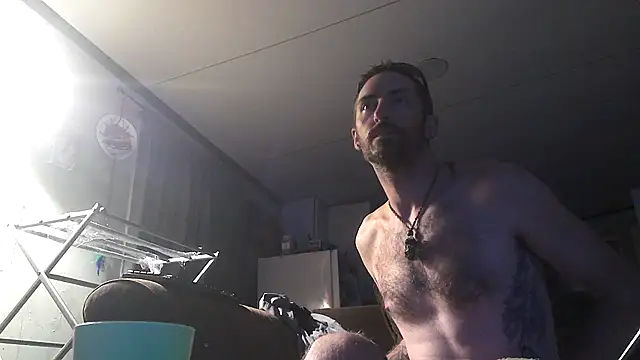 Snapshot of Bi_curious86 chatting on 10-18-25, 03:19 Bi curious86 online show from 10-18-25, 03:19