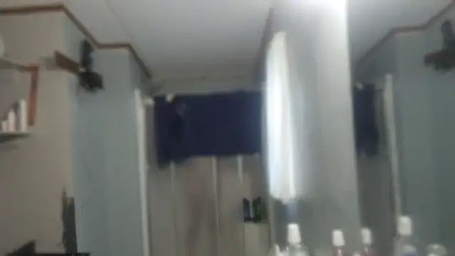 Snapshot of Bi_curious86 chatting on 07-20-26, 12:29 Bi curious86 online show from 07-20-26, 12:29
