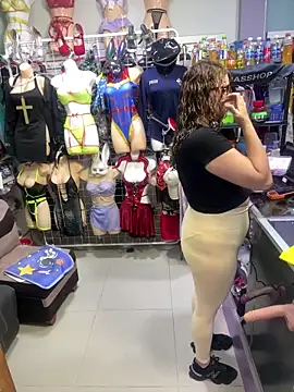 ROSALIALUCY online show from 05-31-26, 11:49