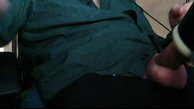 Snapshot of auilein chatting on 09-18-25, 05:27 auilein online show from 09-18-25, 05:27