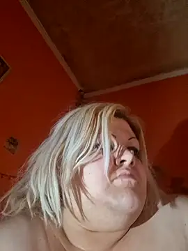 Snapshot of ducicsajsziii chatting on 11-12-25, 02:10 ducicsajsziii online show from 11-12-25, 02:10