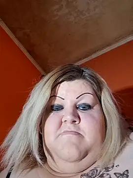 ducicsajsziii online show from 04-08-26, 10:50