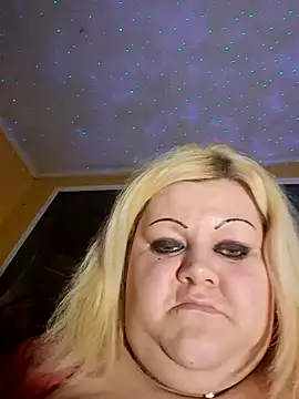 Snapshot of ducicsajsziii chatting on 02-14-25, 02:02 ducicsajsziii online show from 02-14-25, 02:02