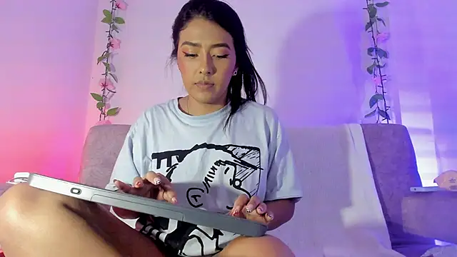 SamanthaJonson1 online show from 11-14-25, 01:31