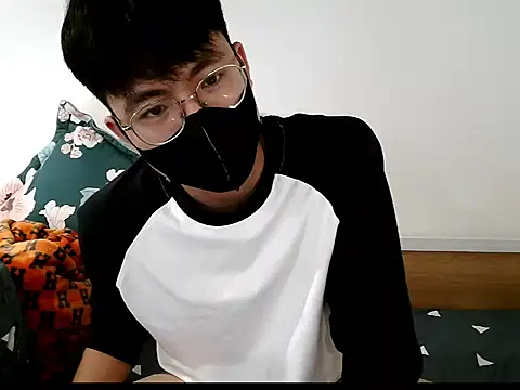 Gwencloudy online show from 10-04-25, 02:35