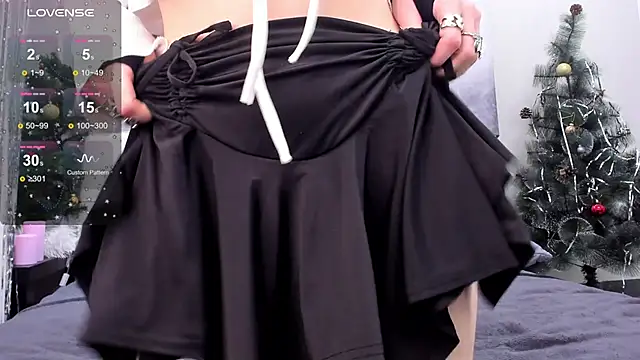 JuliaVangg 19 online show from 01-14-25, 01:36