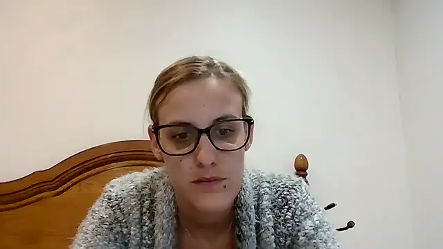 Madame Callie online show from 11-19-25, 03:56
