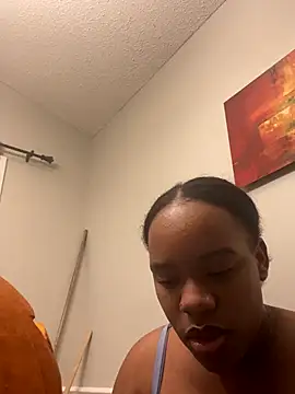 Snapshot of babygirllove8 chatting on 10-27-25, 12:11 babygirllove8 online show from 10-27-25, 12:11