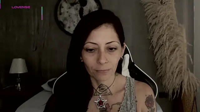 dark gotica online show from 10-11-25, 12:28