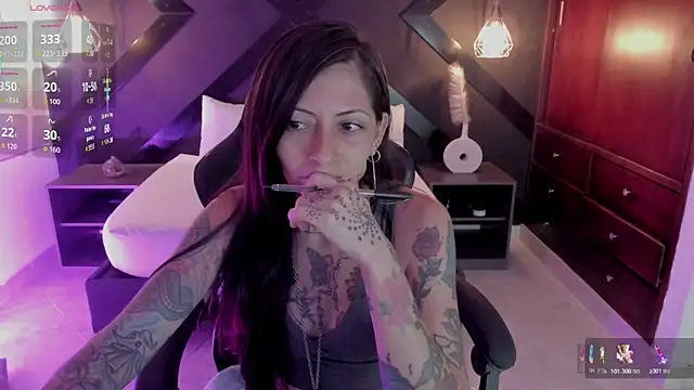 dark gotica online show from 04-22-26, 07:09