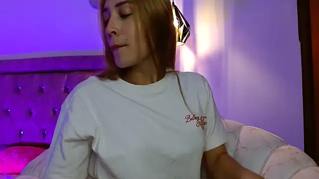 valentina white1 online show from 05-19-26, 08:05