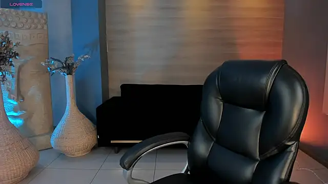 AlessiaCorleone  online show from 11-04-25, 07:39