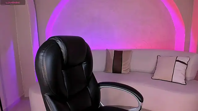 AlessiaCorleone  online show from 10-09-25, 05:24