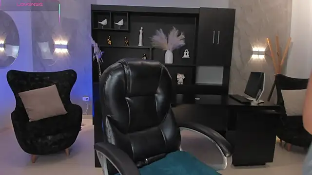Snapshot of AmyWalker_ chatting on 03-16-25, 10:22 AmyWalker online show from 03-16-25, 10:22