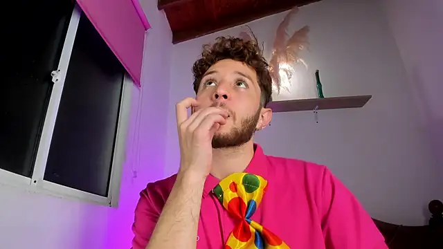 Juan Castano online show from 10-31-25, 09:28