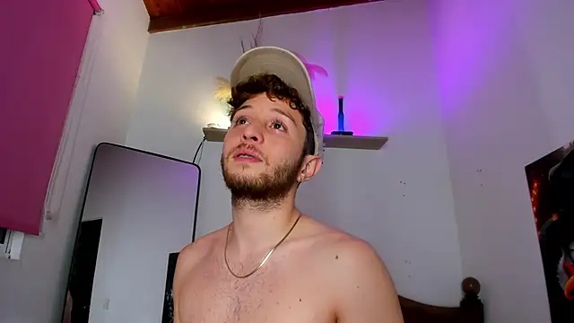 Snapshot of Juan_Castano chatting on 10-09-25, 11:27 Juan Castano online show from 10-09-25, 11:27