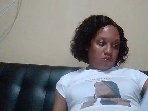 Snapshot of ShooingBunch chatting on 10-08-25, 01:12 ShooingBunch online show from 10-08-25, 01:12