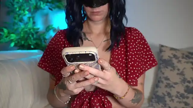 Snapshot of greydesire chatting on 01-19-26, 03:05 greydesire online show from 01-19-26, 03:05