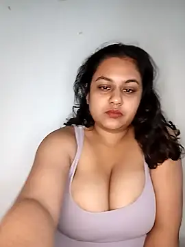 bumblebeegirl online show from 01-30-25, 07:04