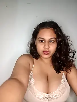 bumblebeegirl online show from 03-16-25, 06:44